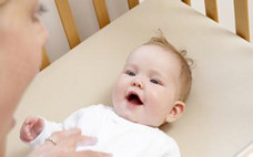 寶寶打預(yù)防針的地方紅腫了怎么辦 嬰兒打疫苗的地方紅腫是怎么回事