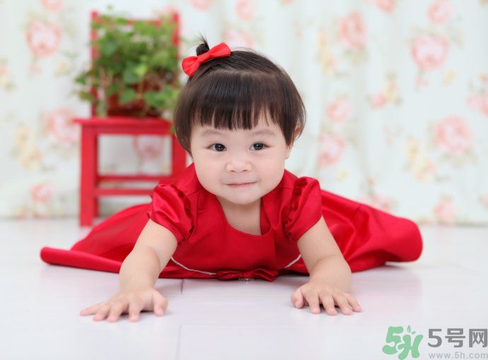 寶寶過年一定要穿紅色衣服嗎有什么意義.jpg 寶寶過年一定要穿紅色衣服嗎有什么意義.jpg