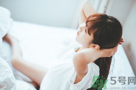 起床做什么運(yùn)動好?起床時怎么活動筋骨? 起床做什么運(yùn)動好?起床時怎么活動筋骨?