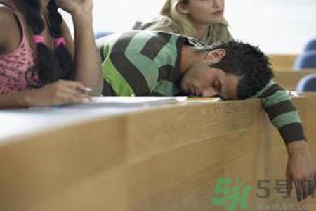 睡覺流口水是什么原因？睡覺流口水怎么辦？