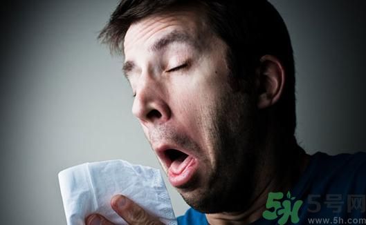 流感和感冒的區(qū)別是什么?流感是由什么引起的 流感和感冒的區(qū)別是什么?流感是由什么引起的