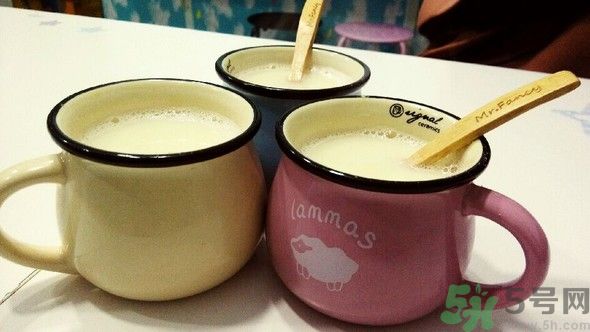 小葉增生可以喝豆?jié){嗎？小葉增生可以吃蜂蜜嗎？