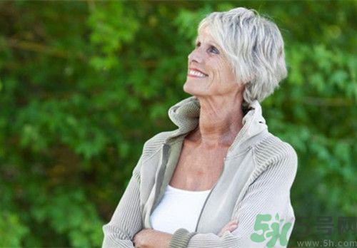 長白發(fā)的原因是什么?科學家破解白發(fā),以后再難白頭到老 長白發(fā)的原因是什么?科學家破解白發(fā),以后再難白頭到老