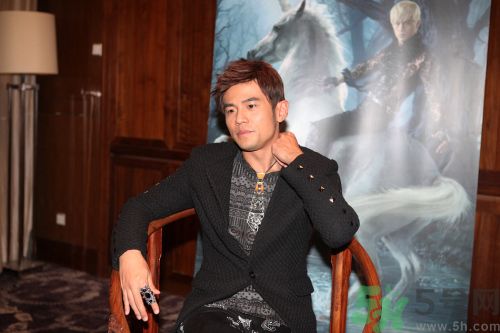 強(qiáng)直性脊柱炎有哪些癥狀?強(qiáng)直性脊柱炎的并發(fā)癥是什么 強(qiáng)直性脊柱炎有哪些癥狀?強(qiáng)直性脊柱炎的并發(fā)癥是什么