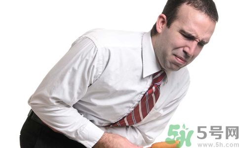 打嗝打不出來(lái)胸悶是怎么回事？打嗝打不出來(lái)胸悶怎么辦？