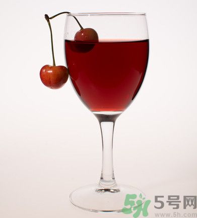 櫻桃泡酒能治療痛風(fēng)嗎？櫻桃泡酒能喝嗎？