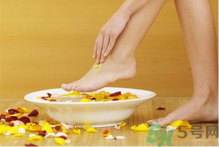 車前草泡腳有什么好處?車前草泡腳的功效與作用 車前草泡腳有什么好處?車前草泡腳的功效與作用