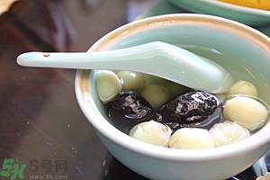 蓮子心能治失眠嗎？喝蓮心茶可以治療失眠嗎？