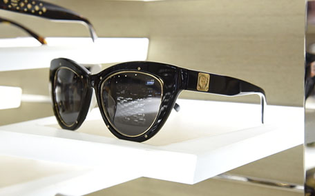 菲拉格慕太陽鏡真假鑒定 從細(xì)節(jié)辨認(rèn)