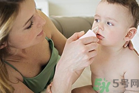 鼻炎能用生理鹽水清理鼻腔嗎？鼻炎能不能用生理鹽水清理鼻腔？