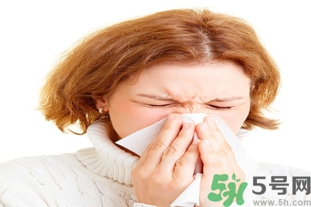 怎么樣用生理鹽水清洗鼻腔？用生理鹽水清理鼻腔的方法？