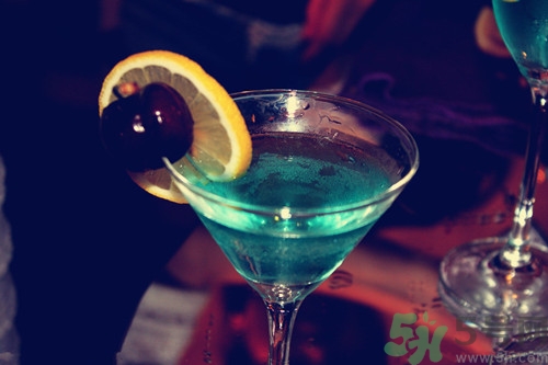 林丹比賽喝的是什么飲料?林丹喝的藍(lán)色飲料介紹 林丹比賽喝的是什么飲料?林丹喝的藍(lán)色飲料介紹