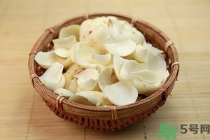 鮮百合吃多了會(huì)中毒嗎?鮮百合的吃法禁忌 鮮百合吃多了會(huì)中毒嗎?鮮百合的吃法禁忌