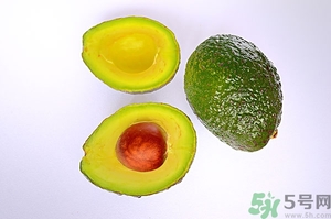 牛油果里面為什么變黑了?牛油果里面有黑色纖維能吃嗎 牛油果里面為什么變黑了?牛油果里面有黑色纖維能吃嗎