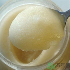 蜂蜜結(jié)塊怎么回事?蜂蜜結(jié)塊還能喝嗎? 蜂蜜結(jié)塊怎么回事?蜂蜜結(jié)塊還能喝嗎?