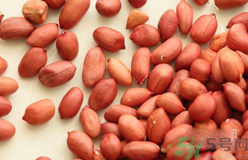 流鼻血不能吃什么食物？流鼻血吃什么好？