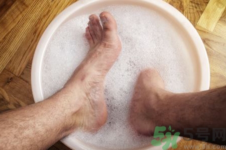 怎么治腳臭？腳臭的原因是什么？