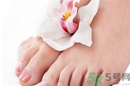 怎么治腳臭？腳臭的原因是什么？