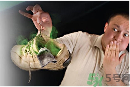 腳臭是怎么回事？用什么方法去除腳臭？