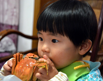 小孩子可以吃螃蟹嗎？小孩吃螃蟹好嗎？