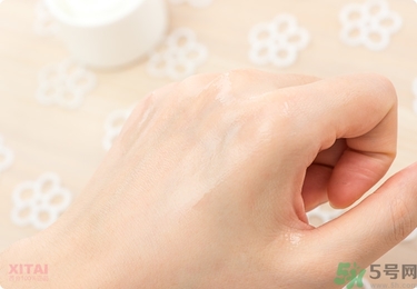 Neogence霓凈思玻尿酸保濕液化妝水真假辨別對比圖 Neogence霓凈思玻尿酸保濕液化妝水真假辨別對比圖