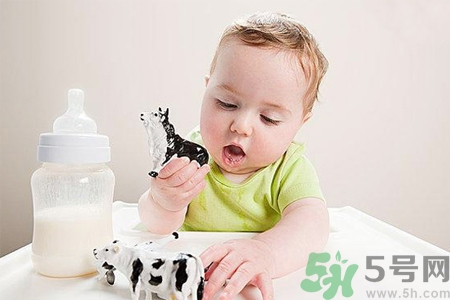 母乳不足的原因是什么？母乳不足怎么辦？