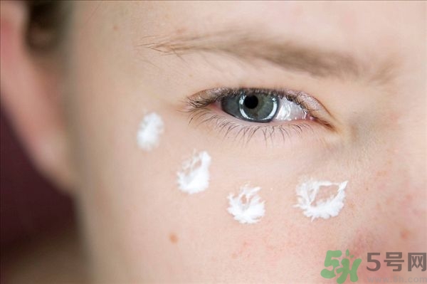 天生腫眼泡怎么消除？天生腫眼泡怎么辦？