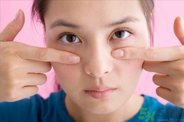 天生腫眼泡怎么消除？天生腫眼泡怎么辦？