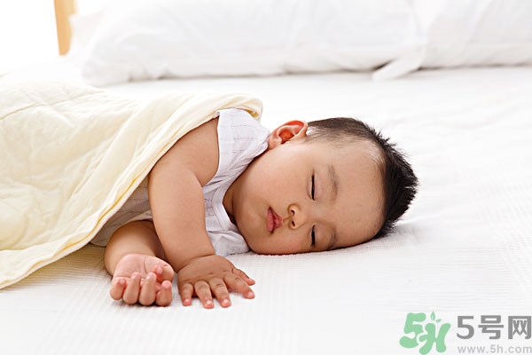 寶寶喉嚨有痰怎么辦?寶寶有痰咳不出來怎么辦? 寶寶喉嚨有痰怎么辦?寶寶有痰咳不出來怎么辦?