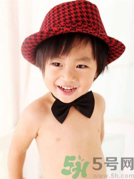 寶寶能吃零食嗎？寶寶吃零食的危害