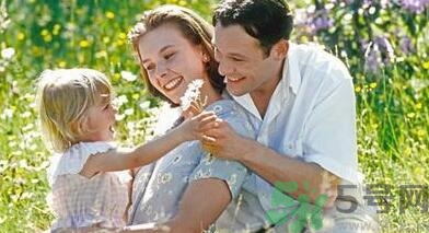 孩子左撇子怎么辦？孩子左撇子需要糾正嗎？