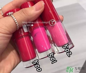 阿瑪尼小胖丁唇釉哪個色最火？阿瑪尼小胖丁唇釉保留了紅管的哪個色？