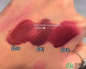 阿瑪尼小胖丁唇釉哪個色最火？阿瑪尼小胖丁唇釉保留了紅管的哪個色？
