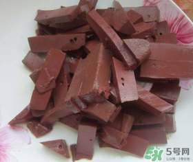 坐月子可以吃羊血嗎？坐月子能吃羊血嗎？