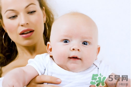 寶寶能穿保暖內(nèi)衣嗎？寶寶保暖內(nèi)衣能貼身穿嗎？