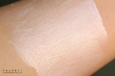 mac高光液試色 mac新晶亮潤膚乳液試色 mac高光液試色 mac新晶亮潤膚乳液試色