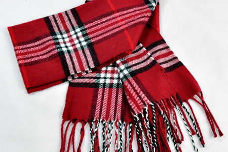 怎樣辨別巴寶莉山羊絨圍巾真假？巴寶莉圍巾真假辨別