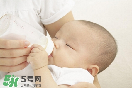 產(chǎn)后胸部下垂什么原因？產(chǎn)后胸部下垂怎么辦？