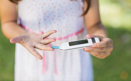 病人家屬搭救低血糖暈倒醫(yī)生 低血糖暈倒怎么急救