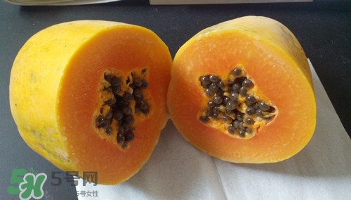 木瓜里面的黑籽可以吃嗎?木瓜籽的功效與作用 木瓜里面的黑籽可以吃嗎?木瓜籽的功效與作用