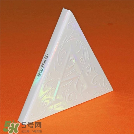 Kat Von D三角盤高光眼影試色 Kat Von D Alchemist Palette試色 Kat Von D三角盤高光眼影試色 Kat Von D Alchemist Palette試色