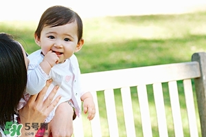 凡士林嬰兒可以用嗎?凡士林可以給嬰兒用嗎? 凡士林嬰兒可以用嗎?凡士林可以給嬰兒用嗎?