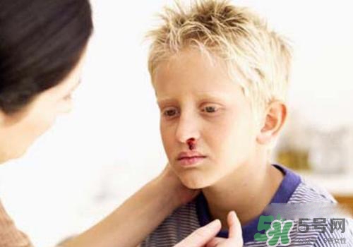 半夜流鼻血是什么原因？半夜流鼻血怎么辦？