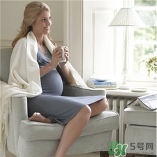 滿(mǎn)月發(fā)汗有必要嗎?滿(mǎn)月發(fā)汗能治月子病嗎? 滿(mǎn)月發(fā)汗有必要嗎?滿(mǎn)月發(fā)汗能治月子病嗎?