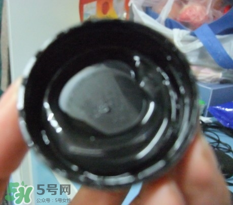 the body shop美體小鋪接骨木花眼膠真假辨別對(duì)比圖 the body shop美體小鋪接骨木花眼膠真假辨別對(duì)比圖