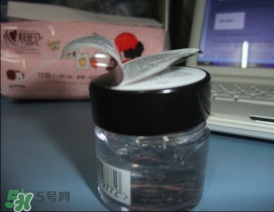 the body shop美體小鋪接骨木花眼膠真假辨別對(duì)比圖 the body shop美體小鋪接骨木花眼膠真假辨別對(duì)比圖