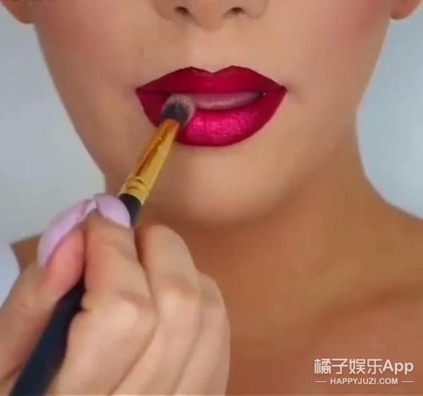 反咬唇妝怎么畫？反咬唇妝畫法圖解