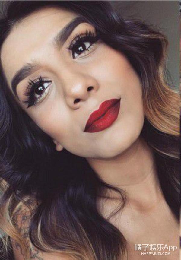 反咬唇妝怎么畫？反咬唇妝畫法圖解
