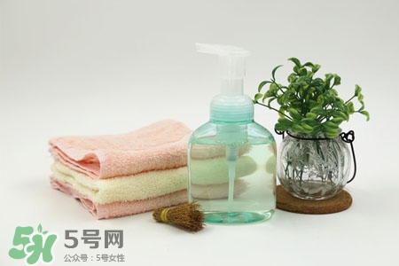 洗衣服能用洗手液嗎？洗手液可以洗衣服嗎？