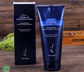 ahc洗面奶和伊思洗面奶哪個好？ahc和伊思洗面奶哪個好？